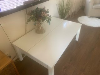 Mesa centro elevable blanca