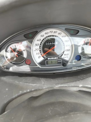 Suzuki Burgman 125 Plata