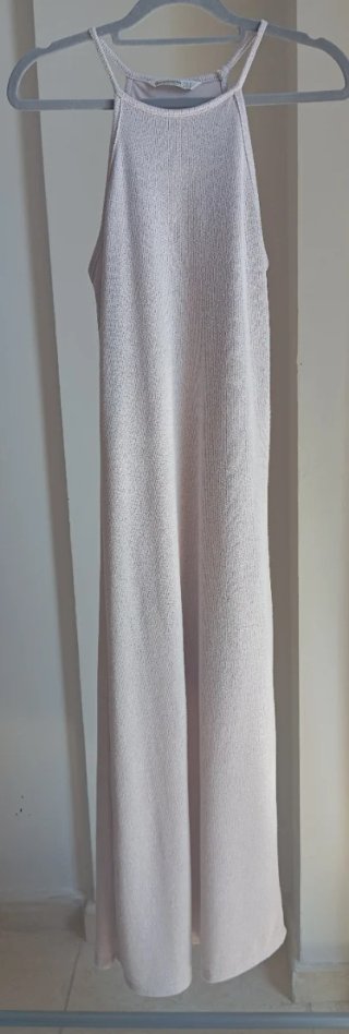 Vestido MIDI beige y sandalias esparto