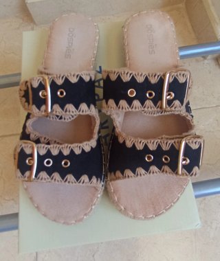 Vestido MIDI beige y sandalias esparto