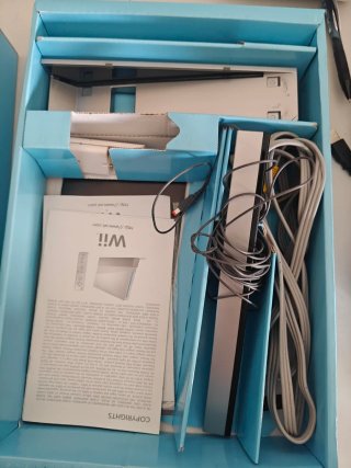Nintendo Wii Nera con confezione + 3 Giochi