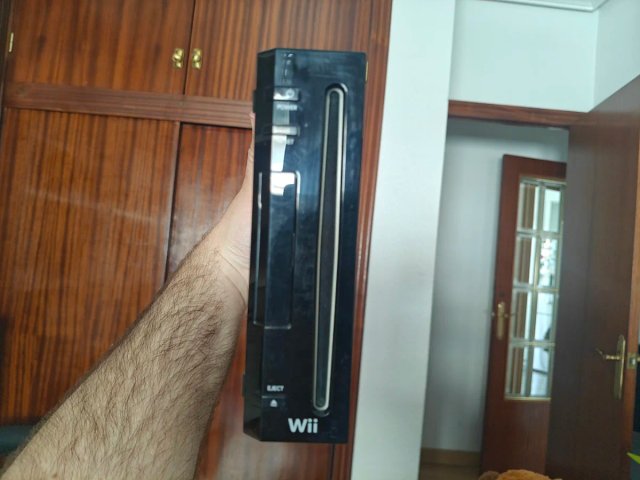 Nintendo Wii Negra con caja + 3 Juegos