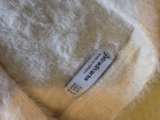 Jersey Stradivarius blanco con botones