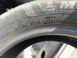 Rueda de coche 195/55/16 del año 2024