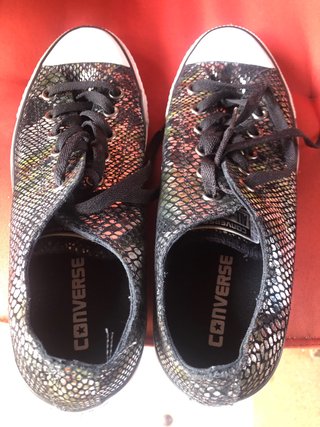 Converse All Stars plateadas y negras