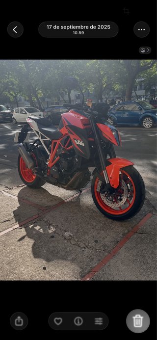 KTM 1290 Super Duke R Naranja