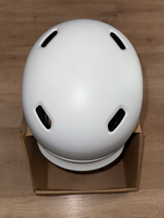 Casco Smart4u con Luz LED, nuevo en su caja.