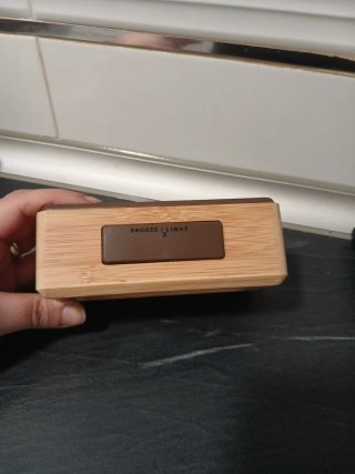 Despertador de madera