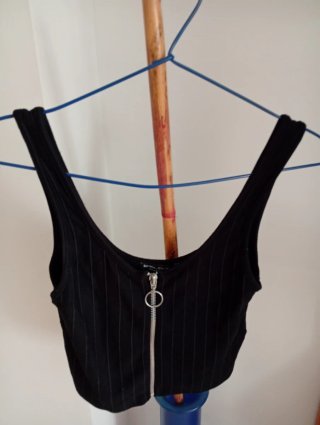 Top Bershka cremallera T. S