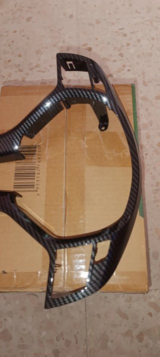 Moldura Volante Fibra Carbono Mercedes Benz.