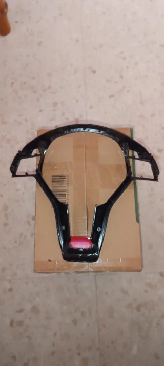Moldura Volante Fibra Carbono Mercedes Benz.