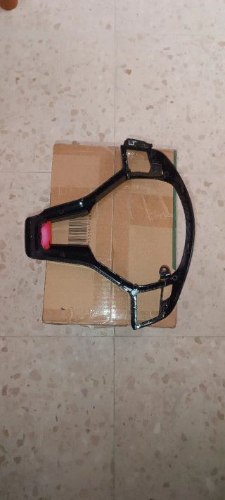 Moldura Volante Fibra Carbono Mercedes Benz.