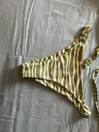Bikini Shein Verde y Blanco Talla S