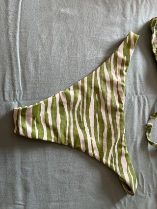 Bikini Shein Verde y Blanco Talla S