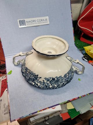 Centro de mesa vintage azul y blanco. La Cartuja