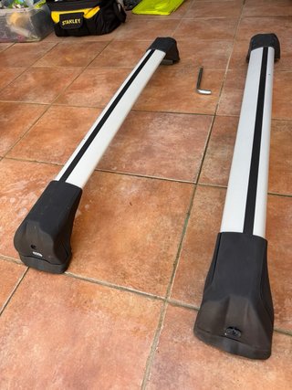 2 barras CRUZ Airo T-118 924-773 de Aluminio