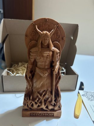 Figura de madera de Belcebú