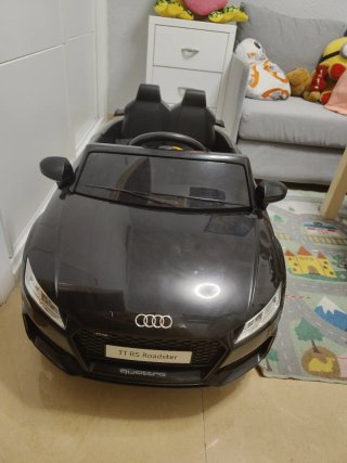 Coche eléctrico Audi TT RS para niños