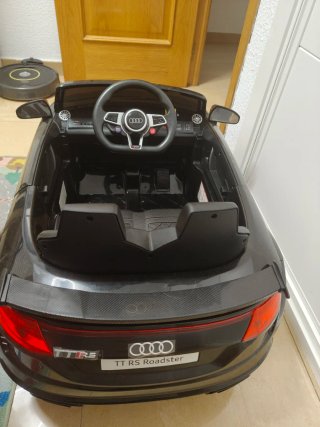 Coche eléctrico Audi TT RS para niños