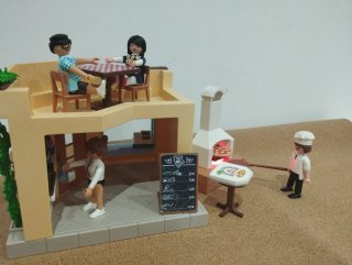 Pizzería Playmobil con figuras y accesorios