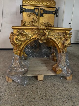 Mueble Madera Decorativo Dorado y Negro