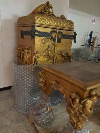 Mueble Madera Decorativo Dorado y Negro