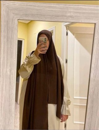 Hijab seda Medina marrón oscuro