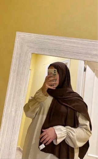 Hijab seda Medina marrón oscuro