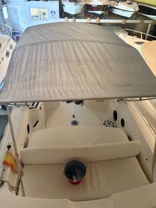 Embarcación Beneteau Flyer Viva 680