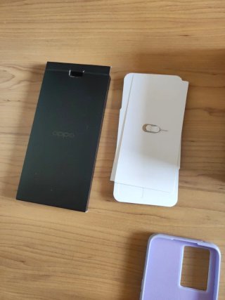 OPPO A57s - Negro y Morado