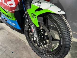 Kawasaki Ninja 400 circuito