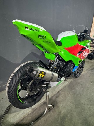 Kawasaki Ninja 400 circuito