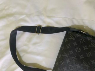 Bolso Louis Vuitton Negro y Dorado