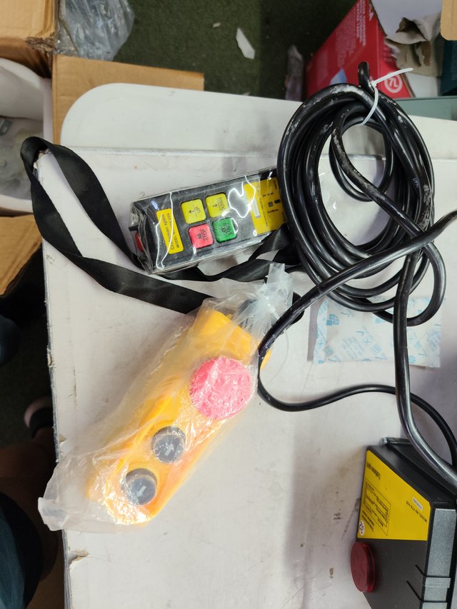 VEVOR Polipasto Eléctrico Carga de 1000 kg