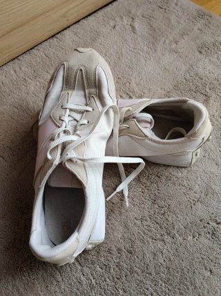 Deportivas New Balance beige y rosa