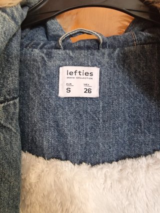 Abrigo vaquero con capucha y cintura ajustable