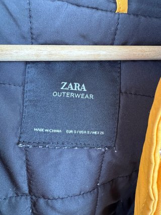 Chaqueta Zara Amarilla con Capucha y Pelo