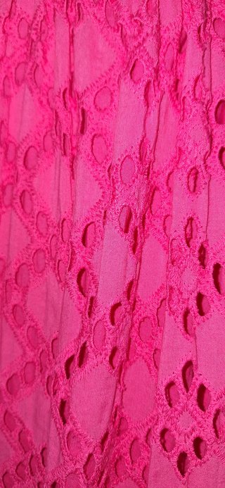 Vestido bordado suizo rosa