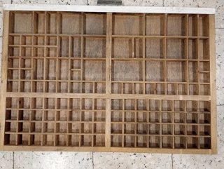 Cajónes de imprenta antiguo de madera