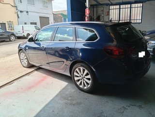 Opel Astra 2012