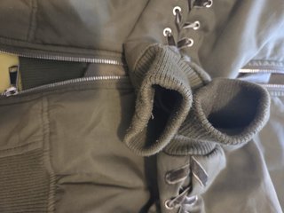 Cazadora Bomber verde militar con cordones