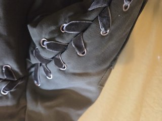 Cazadora Bomber verde militar con cordones