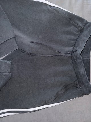 Pantalones Adidas Negros con Rayas Blancas