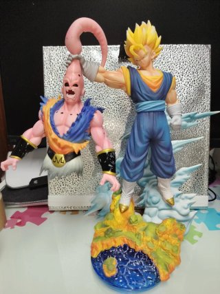 Figura Dragon Ball Z Vegito vs Majin Buu