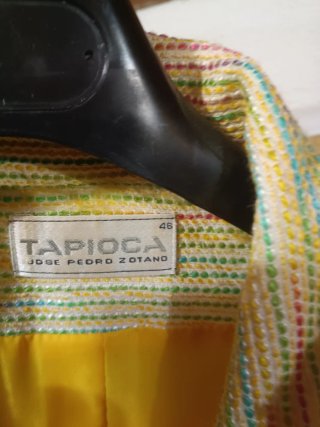 Traje chaqueta y falda multicolor talla y zapatos