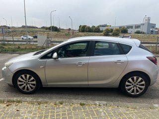 Opel Astra J 2012