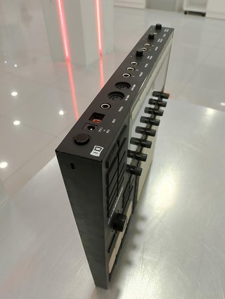 CONTROLADORA DJ NAVITE INSTRUMENTS MASCHINE MK3 + CABLE