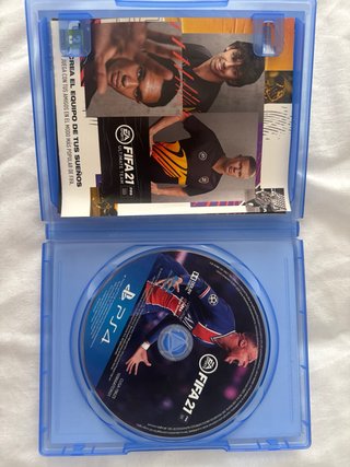 Giochi PS4: FIFA 21 e UFC 2