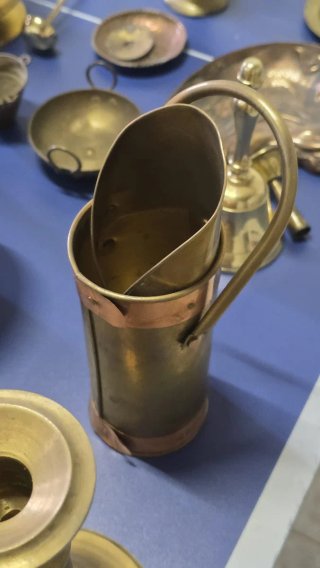 Conjunto de candelabros,termometos,platillos,etc