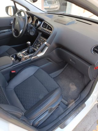 Peugeot 3008 2012